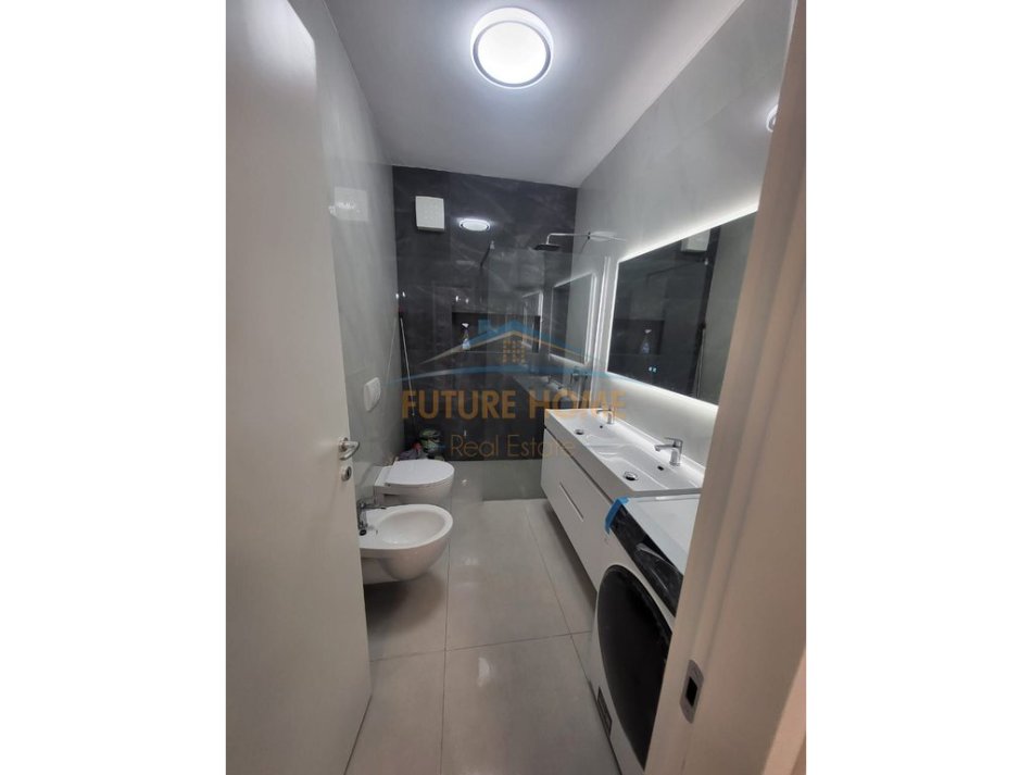 Tirane, jepet me qera apartament 2+1 Kati 5, 83 m² 1.300 € (pas 9 kateshve)