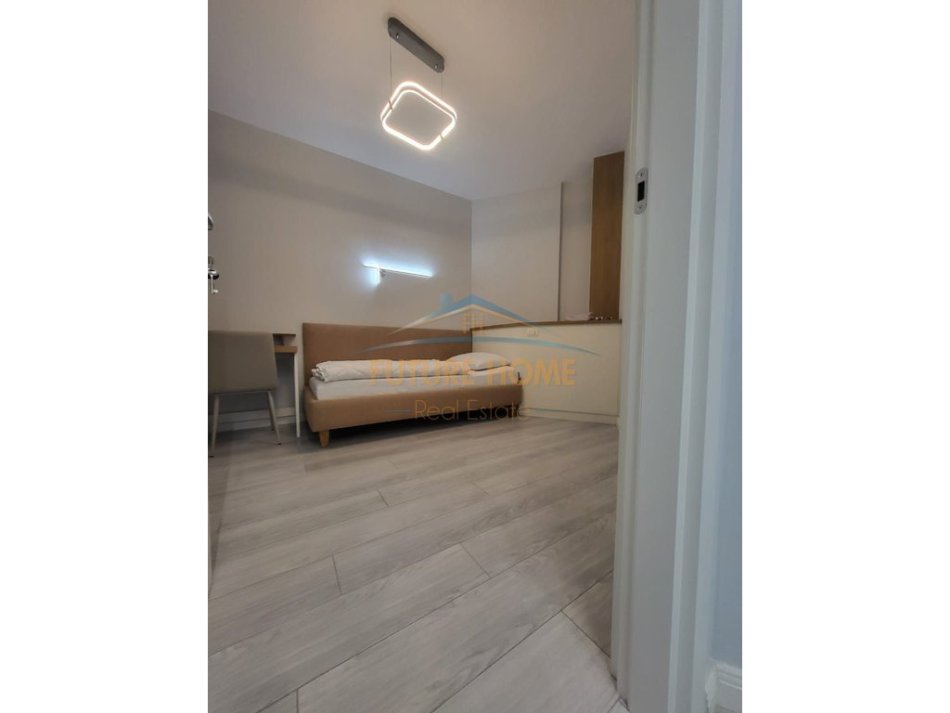 Tirane, jepet me qera apartament 2+1 Kati 5, 83 m² 1.300 € (pas 9 kateshve)