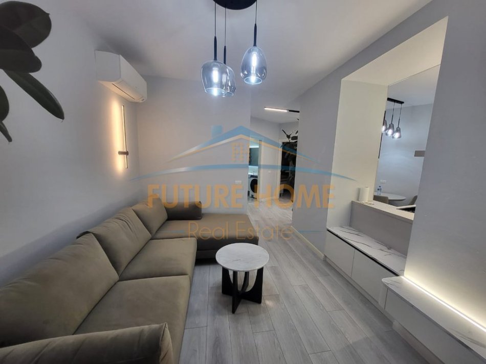 Tirane, jepet me qera apartament 2+1 Kati 5, 83 m² 1.300 € (pas 9 kateshve)