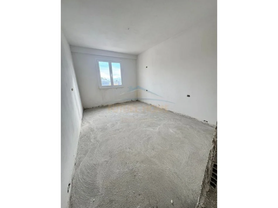 Tirane, shitet apartament 1+1+Ballkon Kati 4, 68 m² 99.000 € (YZBERISHT)