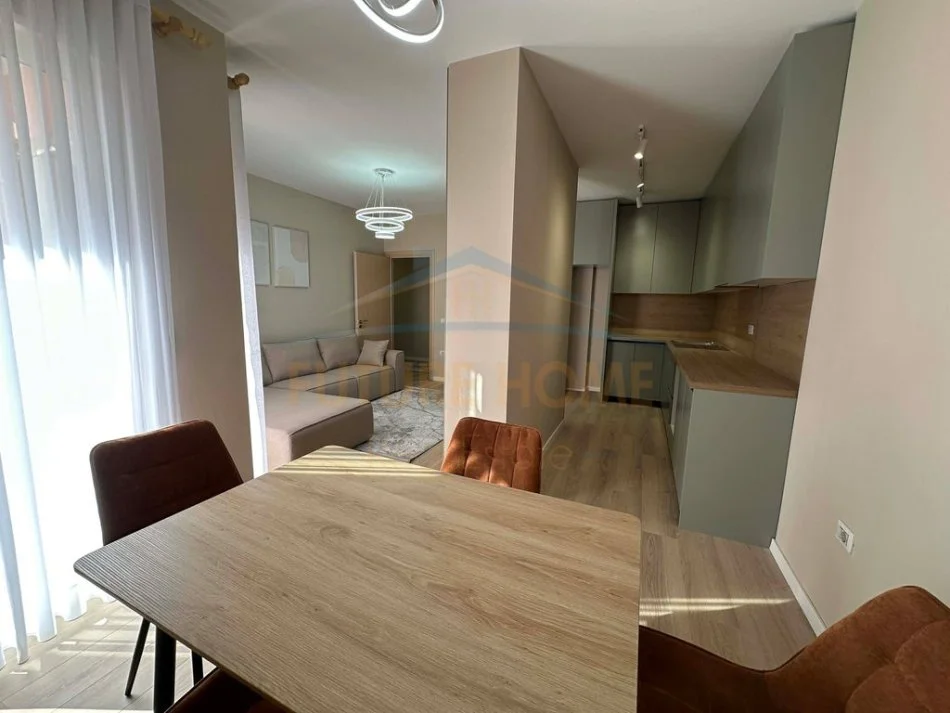 Tirane, shitet apartament 2+1 Kati 3, 101 m² 168.000 € 