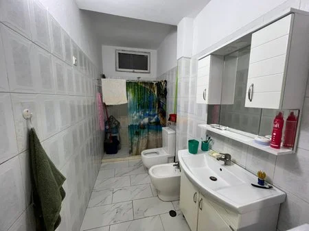 Tirane, shitet apartament 2+1+Ballkon Kati 2, 69 m² 150.000 € (Rruga don bosko)