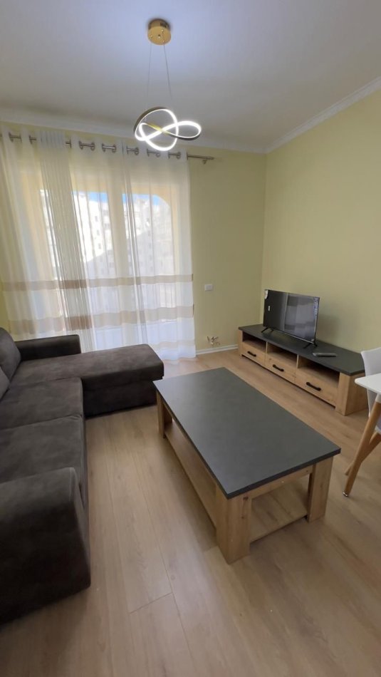 Tirane, jepet me qera apartament 2+1 Kati 4, 95 m² 550 € (GRAND GALLERIA)