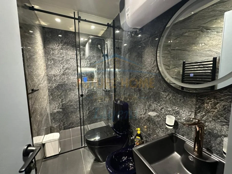 Tirane, shitet apartament 1+1 Kati 1, 58 m² 220.000 € (SHALLVARET)