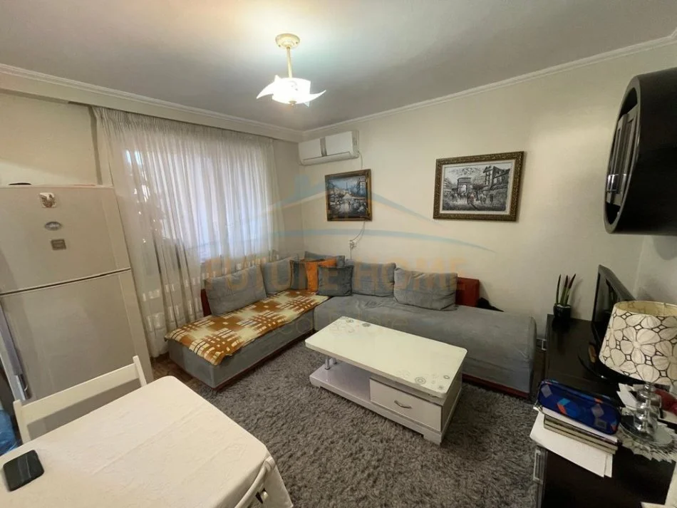 Tirane, shitet apartament 1+1 Kati 2, 56 m² 75.000 € (KOMBINAT)