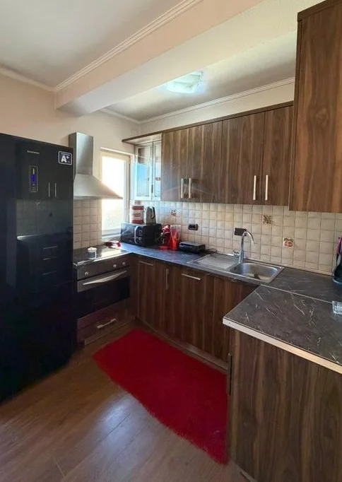 Shitet, Apartament 1+1, Ambasada Amerikane, Rruga e Elbasanit, Tiranë