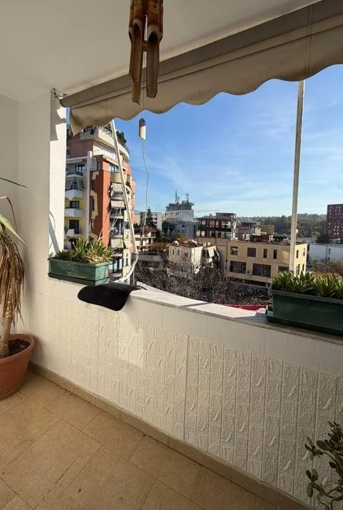 Shitet, Apartament 1+1, Ambasada Amerikane, Rruga e Elbasanit, Tiranë