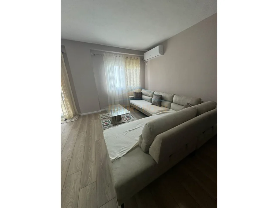 Tirane, jepet me qera apartament 2+1 Kati 4, 105 m² 450 € (Fresk)