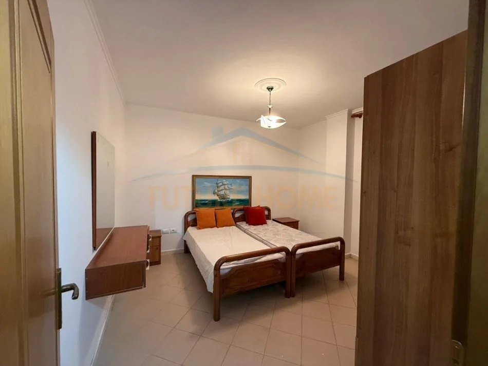 Durres, jepet me qera apartament 1+1 , 350 € (Qendër, Durrës)