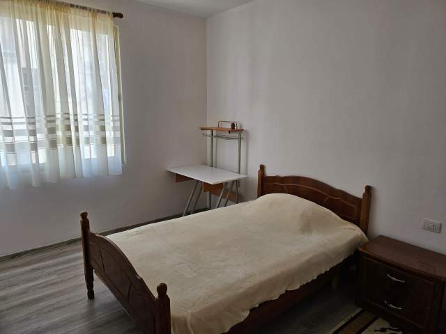 Tirane, jepet me qera apartament Kati 7, 95 m² 500 Euro (Ish fusha aviacionit)