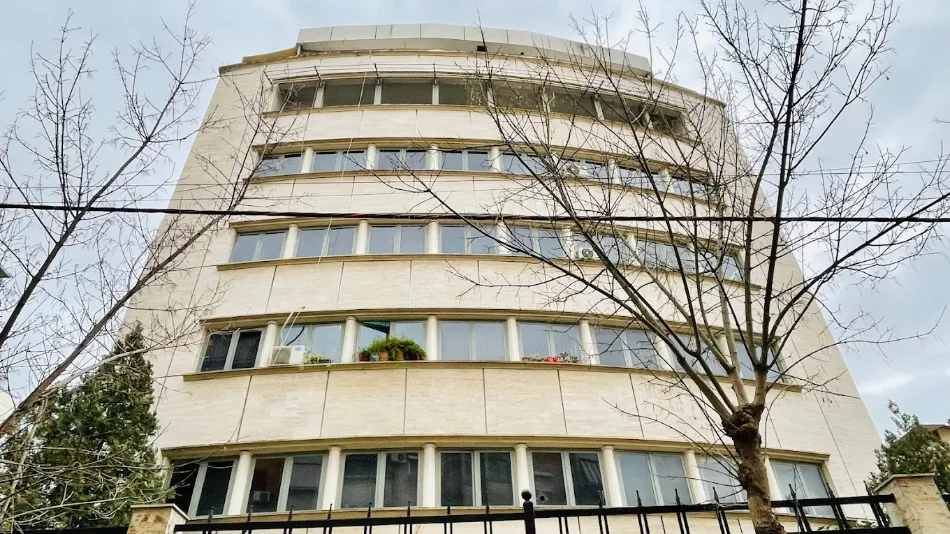 Tirane, shitet dyqan Kati 0, 67 m² (Mine Peza)