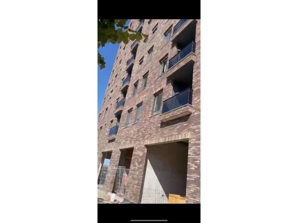 Tirane, shitet apartament 2+1+2+Ballkon Kati 8, 108 m² 174.000 € (Rruga 5 Maji)