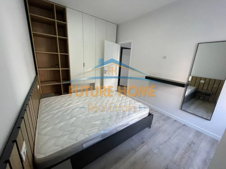 Tirane, jepet me qera apartament 2+1 Kati 1, 130 m² 1.300 € (Myslym Shyr, prane Monopoli Lounge.)