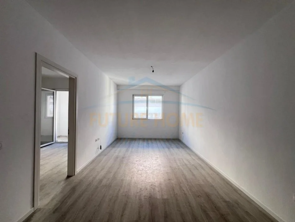 Tirane, shitet apartament 1+1+Ballkon Kati 5, 71 m² 128.000 € (Rruga Dritan Hoxha)