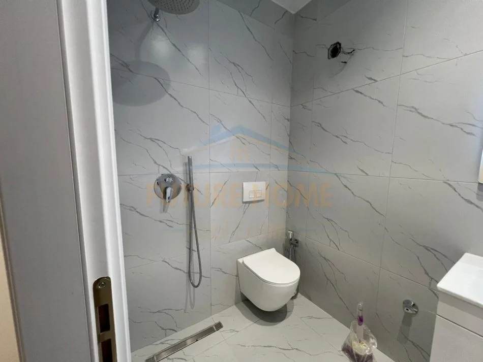 Tirane, shitet apartament 1+1+Ballkon Kati 2, 53 m² 145.000 € (KOMUNA E PARISIT)