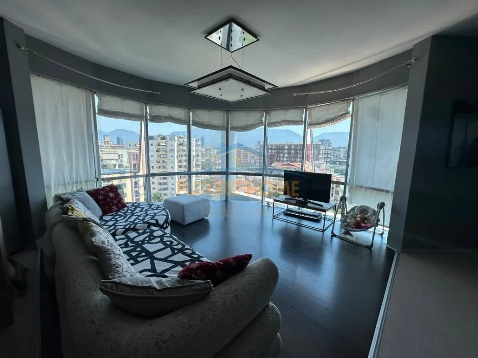 Tirane, jap me qera apartament 2+1+Ballkon Kati 7, 133 m² 830 € (KOMUNA E PARISIT)