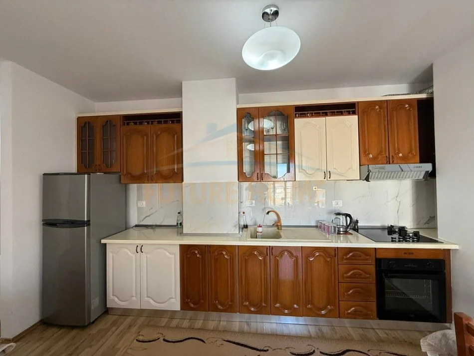 Tirane, jepet me qera apartament 1+1 Kati 6, 60 m² 500 € (Rruga Siri Kodra, Rezidenca Siri)