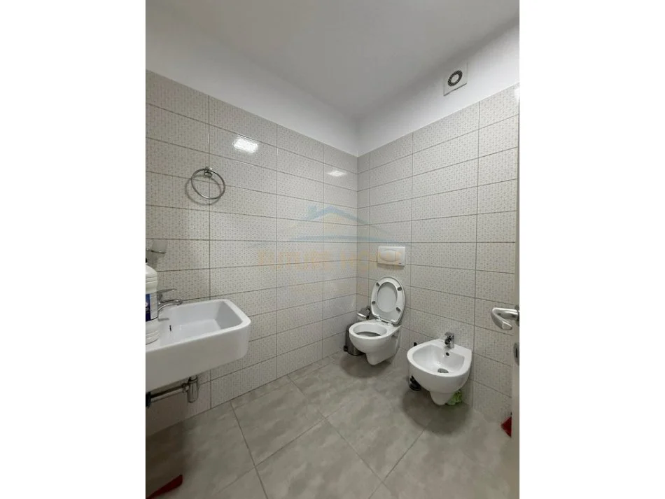Tirane, jepet me qera apartament 1+1 Kati 6, 60 m² 500 € (Rruga Siri Kodra, Rezidenca Siri)