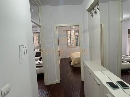 Tirane, shitet apartament 1+1 Kati 1, 68 m² 110.000 € (FRESK)
