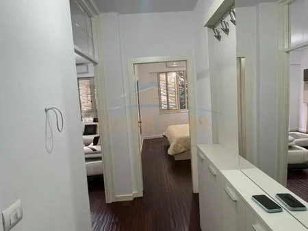Tirane, shitet apartament 1+1 Kati 1, 68 m² 110.000 € (FRESK)