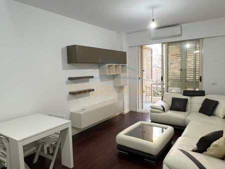 Tirane, shitet apartament 1+1 Kati 1, 68 m² 110.000 € (FRESK)