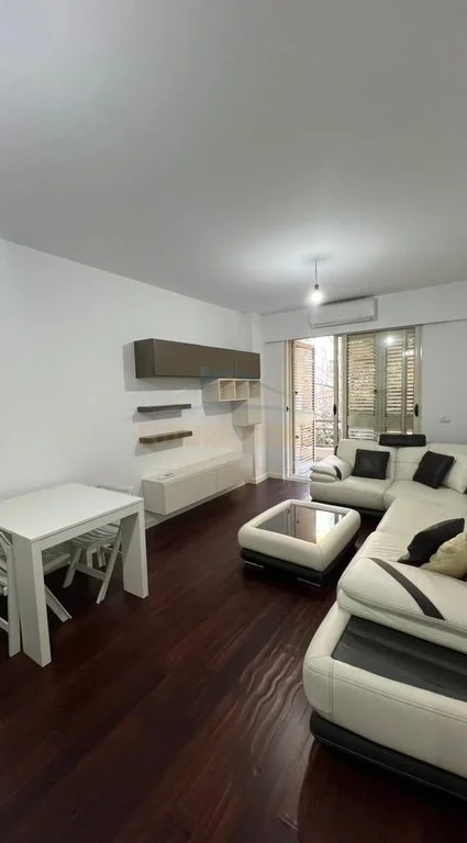 Tirane, shitet apartament 1+1+Ballkon Kati 1, 68 m² 110.000 € (Fresku)