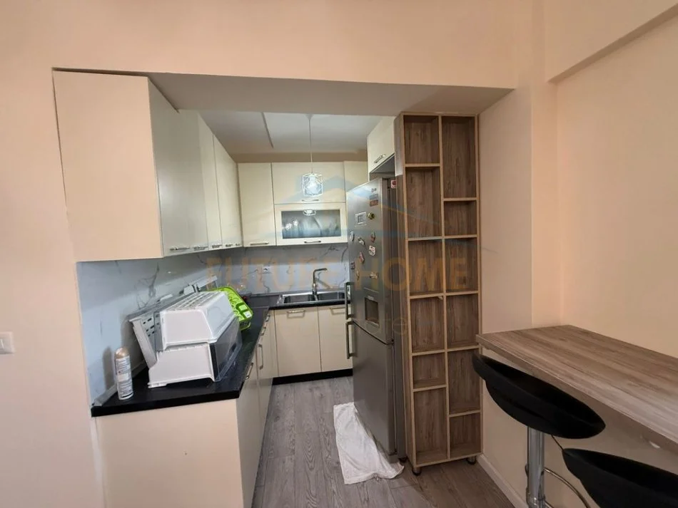 Durres, jepet me qera apartament 2+1 Kati 4, 500 € (Durres)