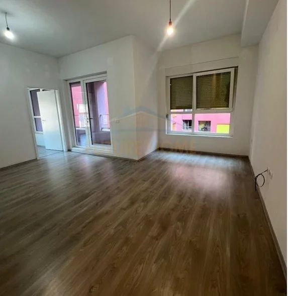 Tirane, shitet apartament 1+1 Kati 6, 71 m² 105.000 € (mangalem)