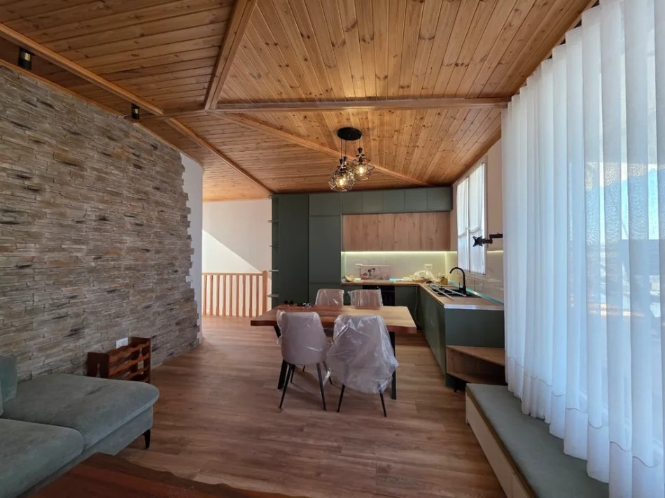 Tirane, jepet me qera apartament duplex Dublex Kati 8, 109 m² 700 € 