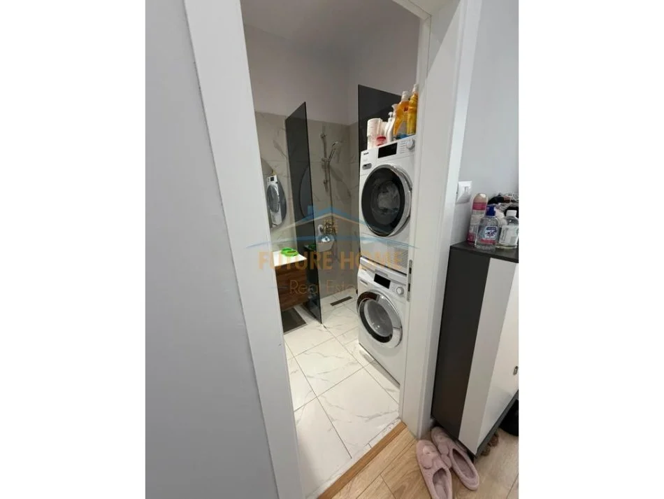 Tirane, shitet apartament 2+1 Kati 1, 87 m² 210.000 € (përball spitalit "Amerikani 3", në Kompleksin Henke.)
