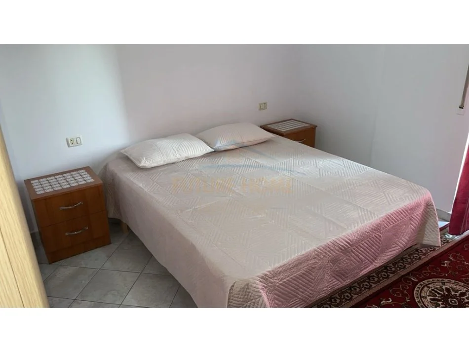 Tirane, jepet me qera apartament 1+1+Ballkon Kati 7, 60 m² 500 € (Rruga Mine Peza)
