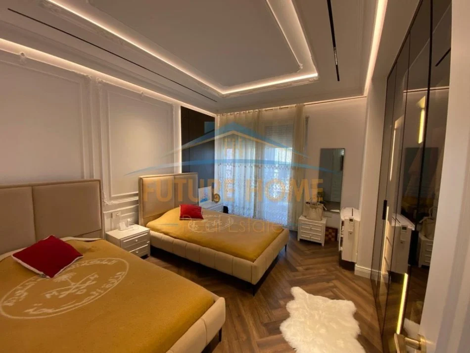 Tirane, shitet apartament 4+1+Ballkon Kati 6, 257 m² 650.000 € (Selite)