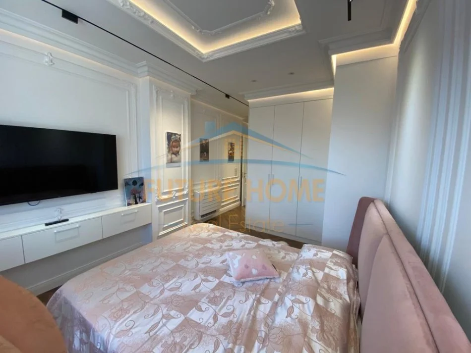 Tirane, shitet apartament 4+1+3+2Poste Parkimi+Ballkon Kati 6, 257 m² 650.000 € (Rezidenca Euro 3D)