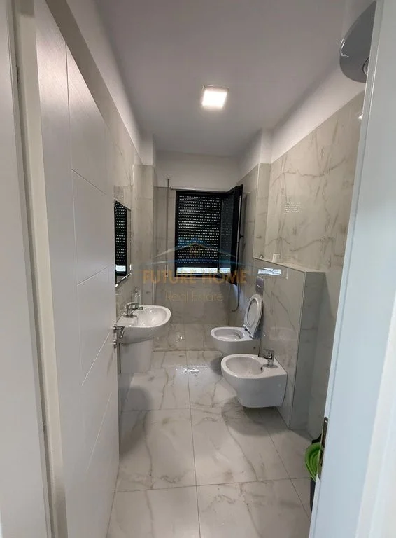 Tirane, shitet apartament 1+1 Kati 2, 77 m² 198.000 € (Rruga Qemal Stafa)