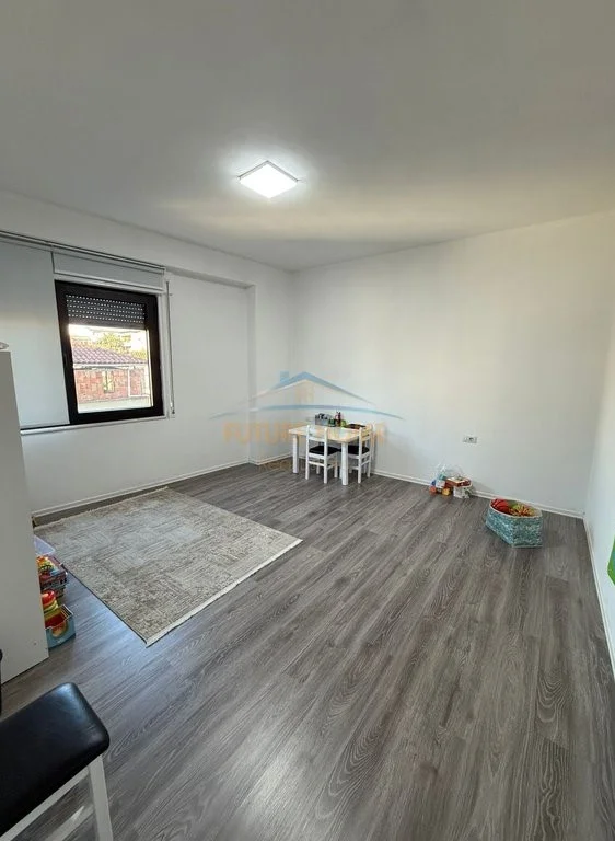 Tirane, shitet apartament 1+1 Kati 2, 77 m² 198.000 € (Rruga Qemal Stafa)