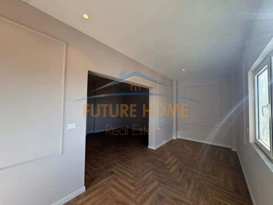 Tirane, shitet apartament duplex Dublex Kati 13, 250 m² 650.000 € (Shallvaret)