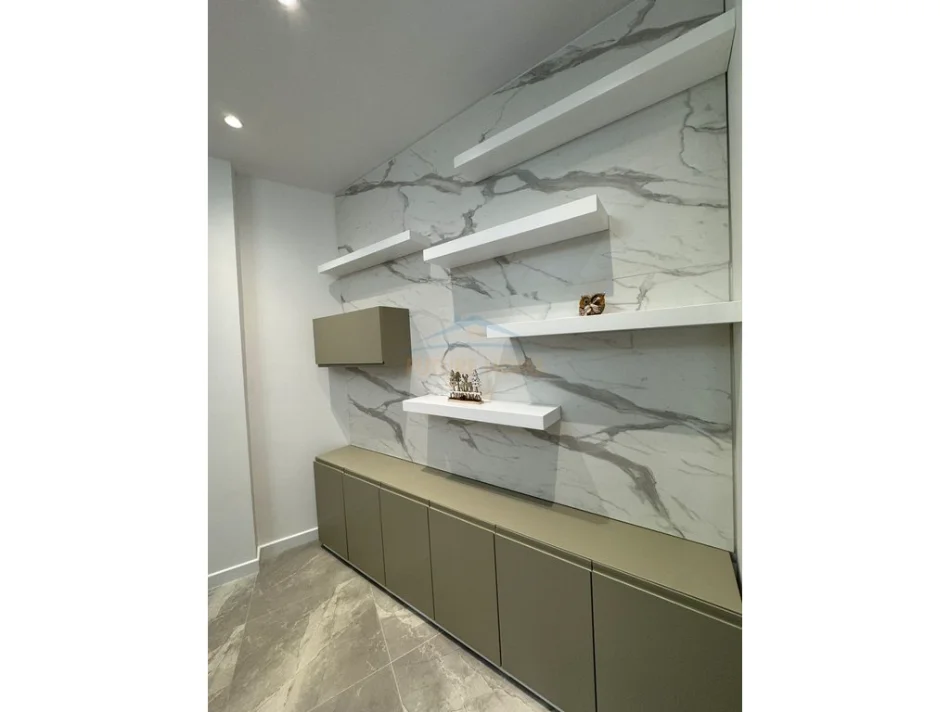 Tirane, jepet me qera apartament 2+1 , 119 m² 1.150 €   Pazari i Ri,