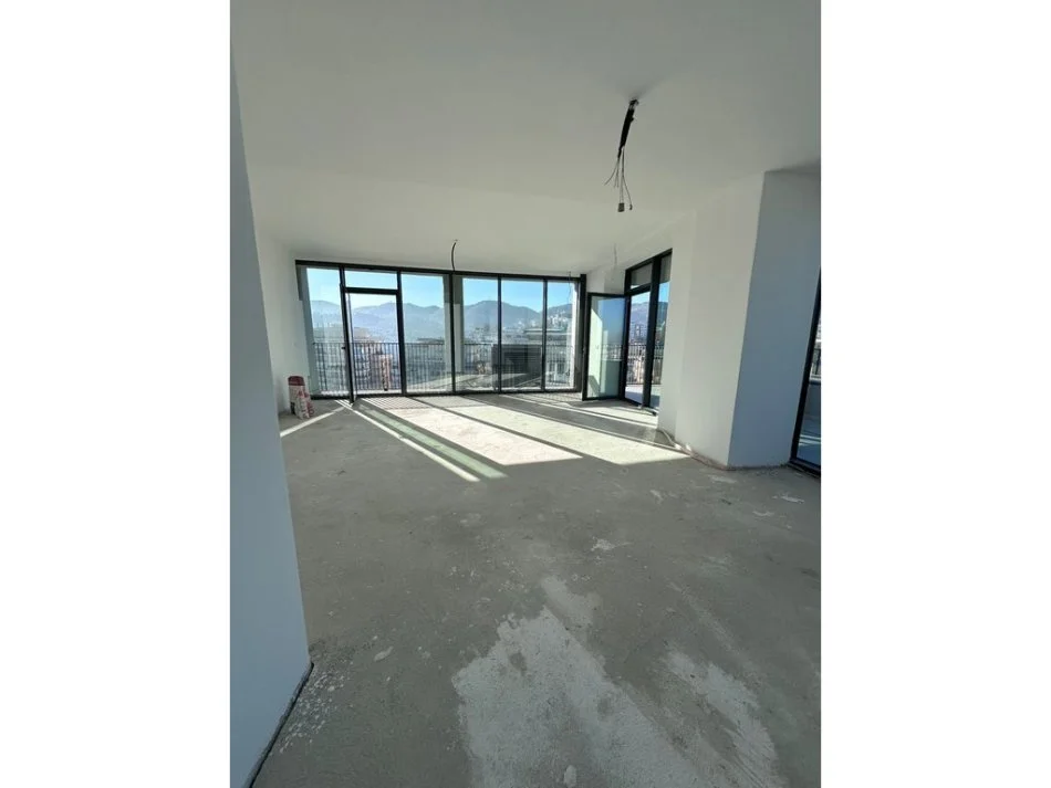 Tirane, shitet apartament 3+1+Aneks+Ballkon Kati 9, 179 m² 700.000 €