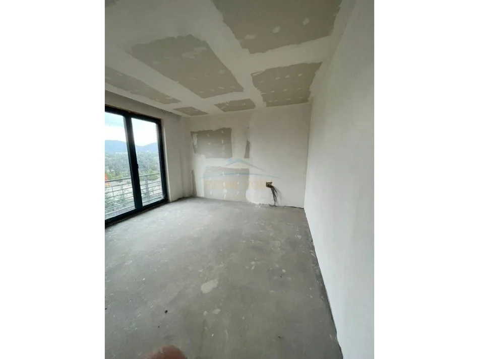 Tirane, shitet Vile 2 Katshe Kati 2, 225 m² 470.000 € (Farke)