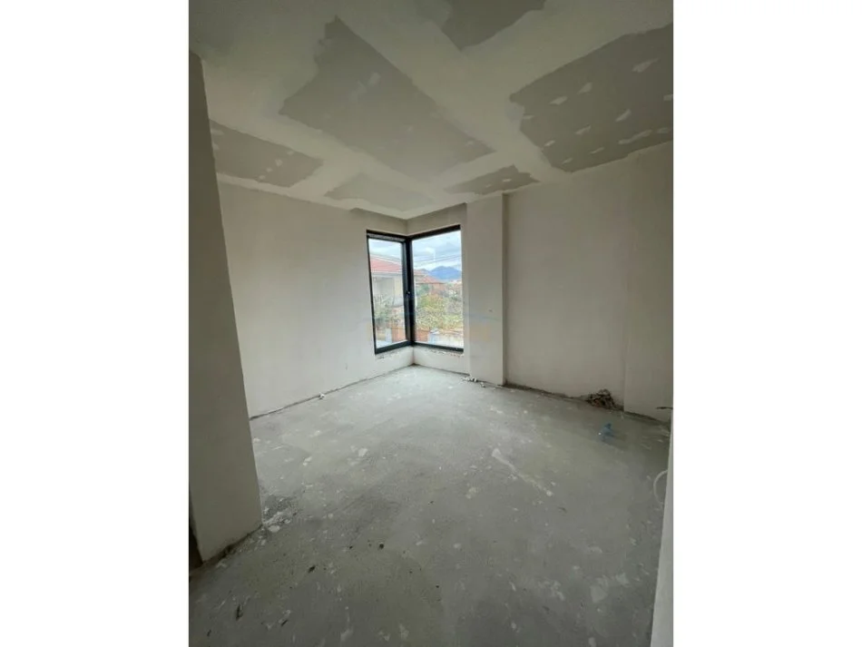 Tirane, shitet Vile 2 Katshe Kati 2, 225 m² 470.000 € (Farke)
