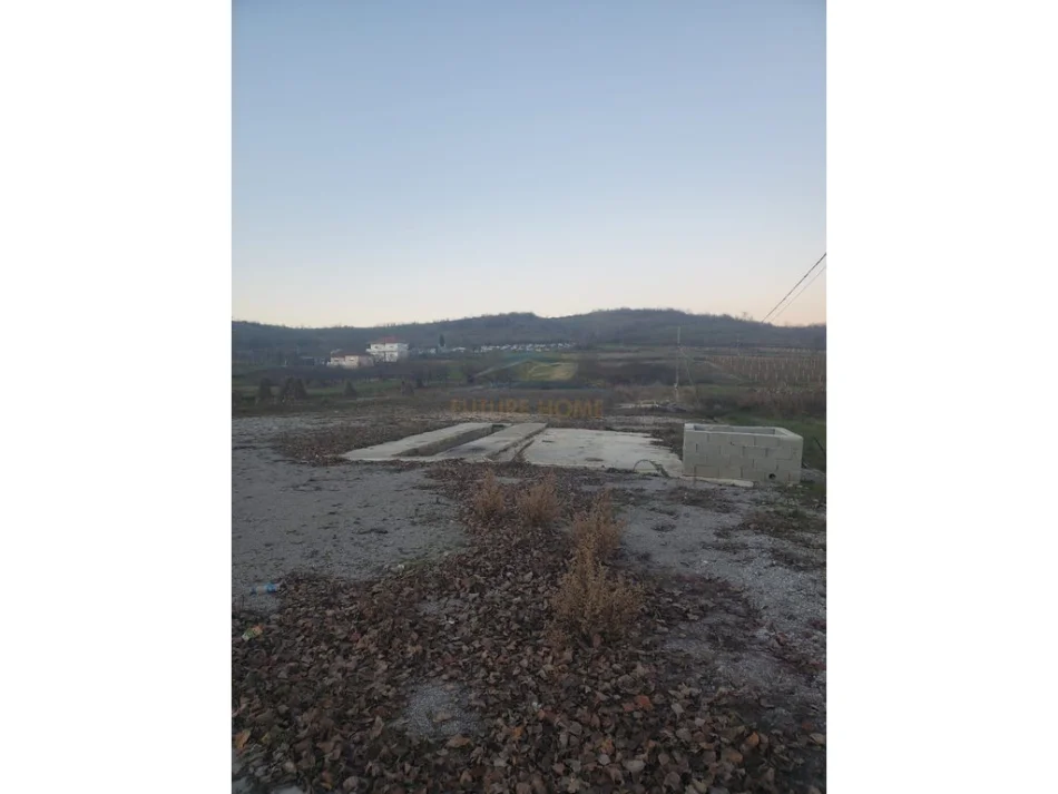 Pogradec, shitet , 2.702 m² 80.000 € (Leshnicë)