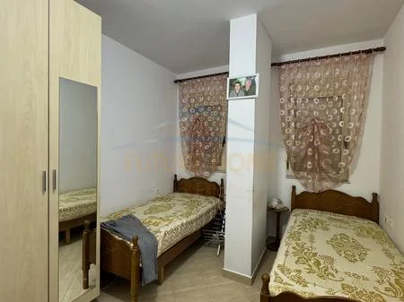 Tirane, jepet me qera apartament 2+1 Kati 1, 90 m² 500 € (Fresk)