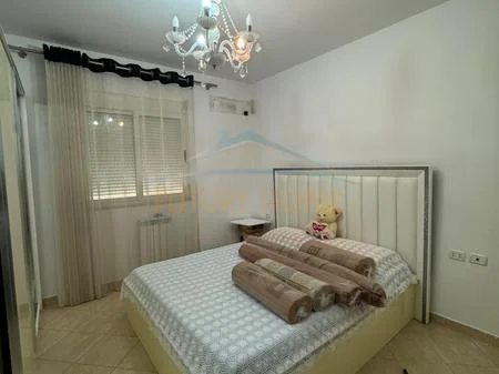 Tirane, jepet me qera apartament 2+1 Kati 1, 90 m² 500 € (Fresk)