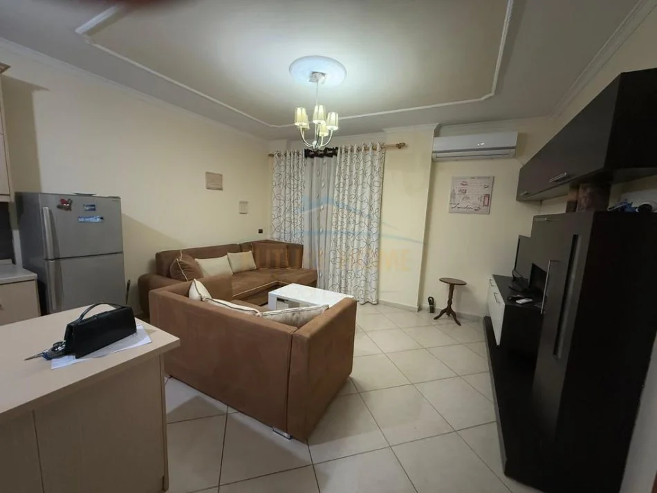 Tirane, jepet me qera apartament 1+1+Ballkon Kati 3, 72 m² 600 € (Kodra e Diellit, Tiranë)