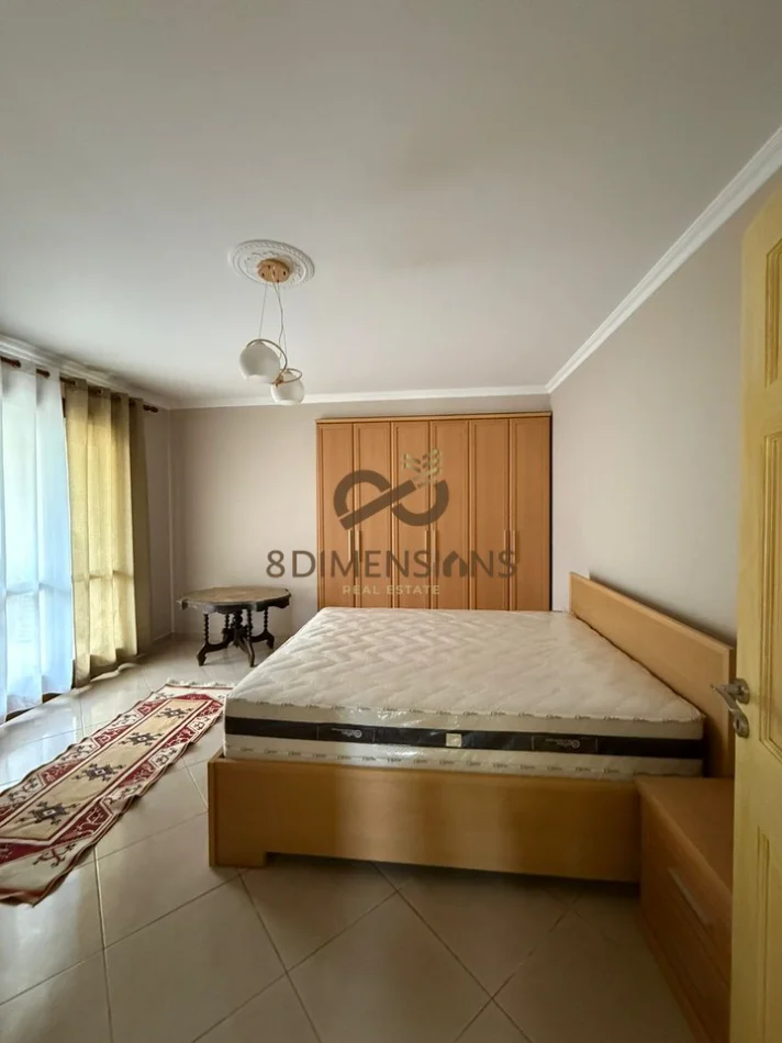 Tirane, jepet me qera 2+1 Kati 4, 100 m² 600 € (kopshti botanik)