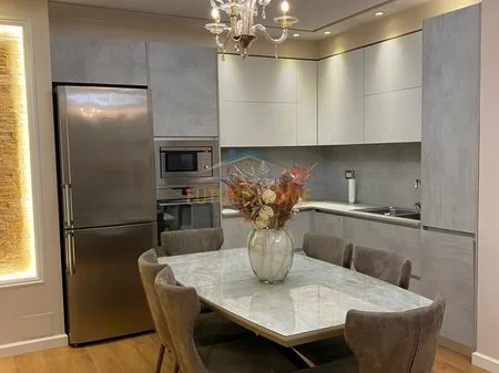 Tirane, jepet me qera apartament 3+1 Kati 3, 125 m² 900 € (Rr Agim Prodani)