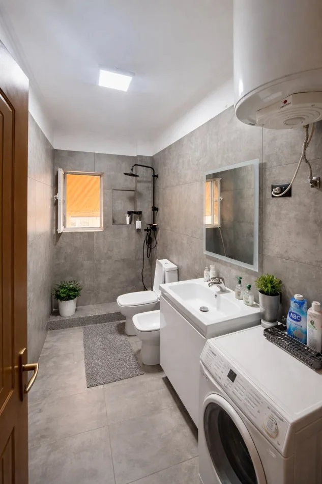 Tirane, jepet me qera apartament 1+1 Kati 1, 70 m² 600 € (Selvia)