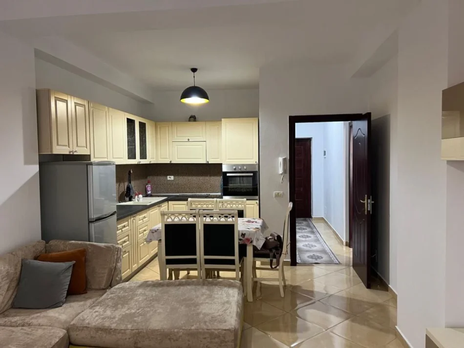 Tirane, jepet me qera apartament 1+1+Ballkon Kati 6, 70 m² 450 € (ASTIR)