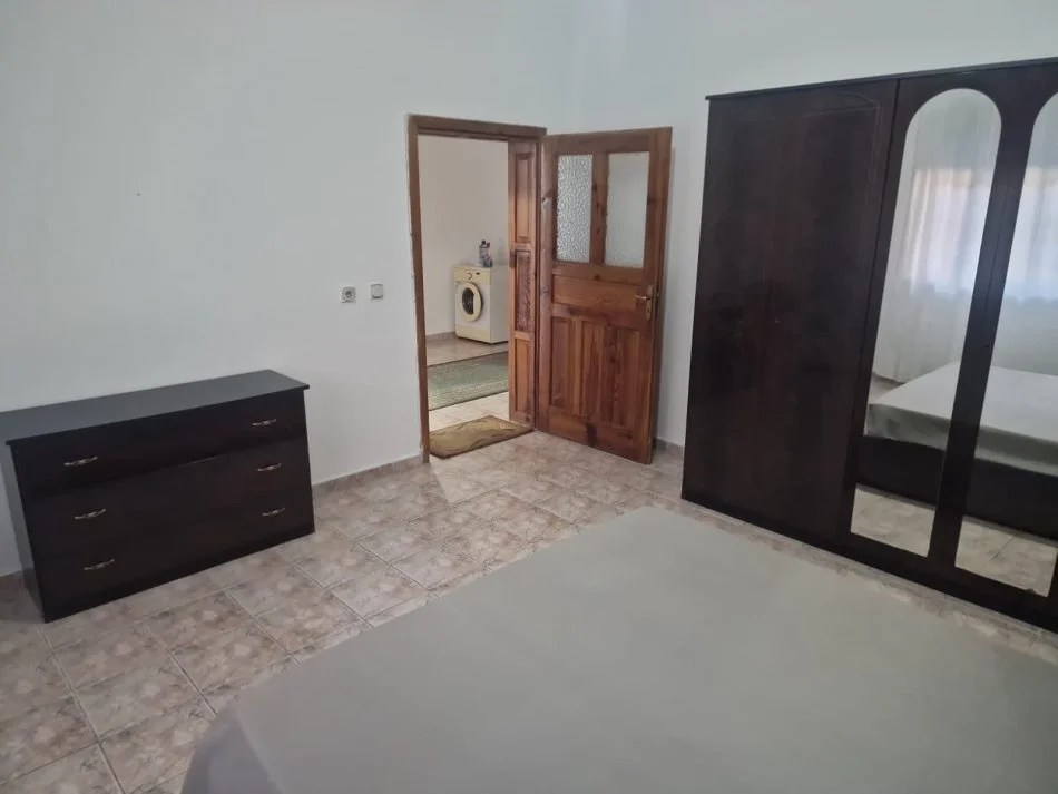 Tirane, jepet me qera apartament 2+1 Kati 1, 100 m² 400 € (Ish Frigoriferi ,Siri Kodra)