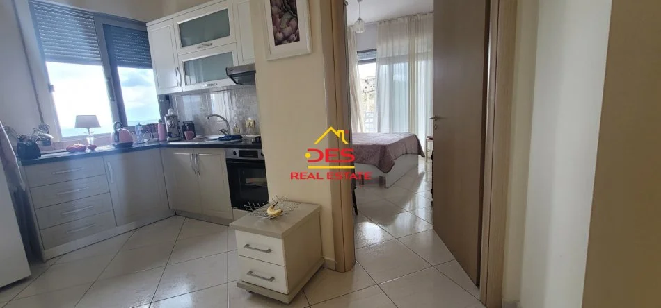 Vlore, shitet apartament 1+1+Ballkon Kati 3, 76 m² (Rruga Dhimitër Konomi)